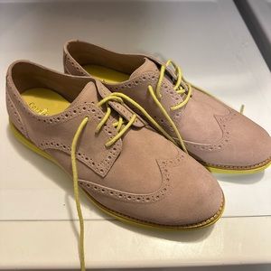 Cole Haan women’s Lunargrand tan suede sz 8